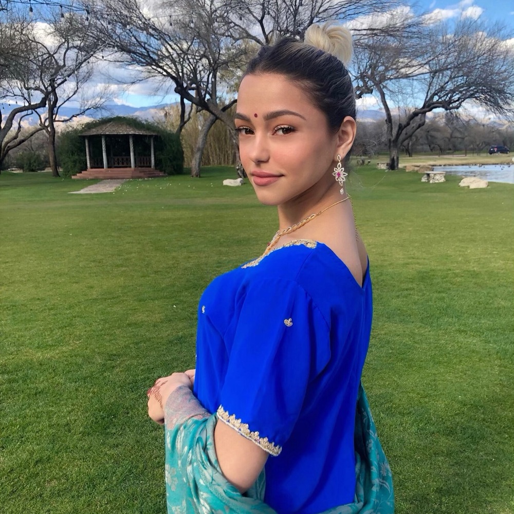 Meet your Posher, Sabrina